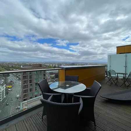 Modern Luxury In Manchester-2